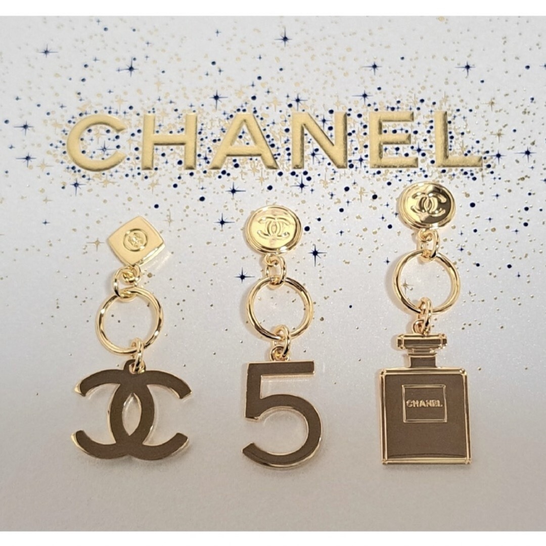 CHANEL - 2023年 シャネル チャーム 3種類 2023ホリデーの通販 CHANEL - 2023年 シャネル チャーム 3種類 2023ホリデーの通販