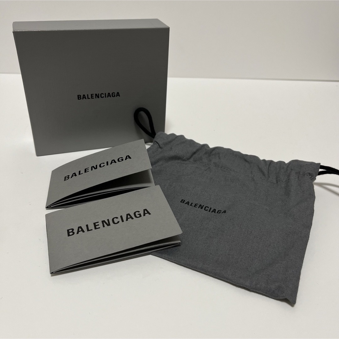 Balenciaga(バレンシアガ)の664 箱付✨バレンシアガ 二つ折り財布 エブリディ レザー ロゴ ブラック 黒 レディースのファッション小物(財布)の商品写真