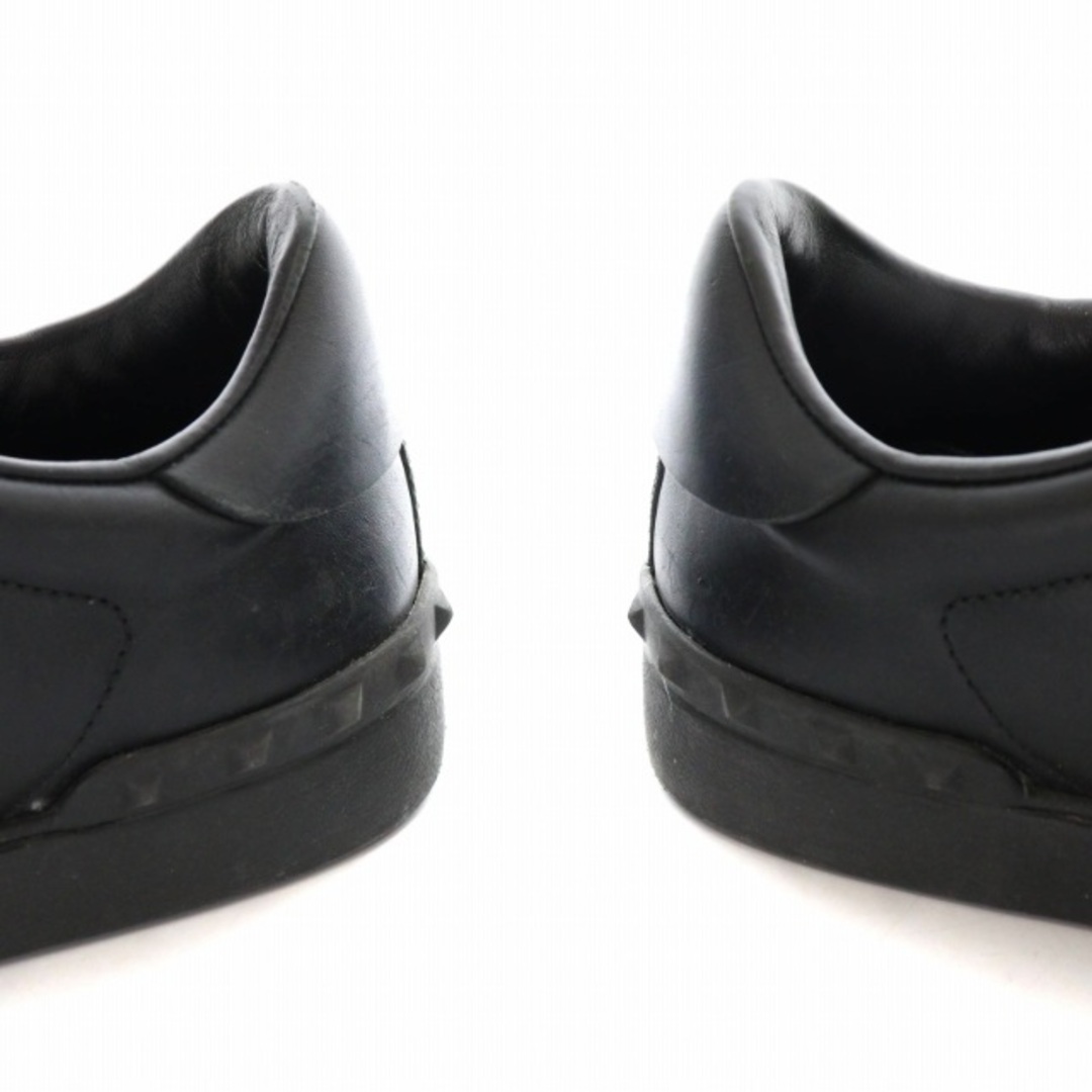 VALENTINO(ヴァレンティノ)のVALENTINO スタッズ スニーカー レザー ロゴ 42.5 27cm 黒 メンズの靴/シューズ(スニーカー)の商品写真