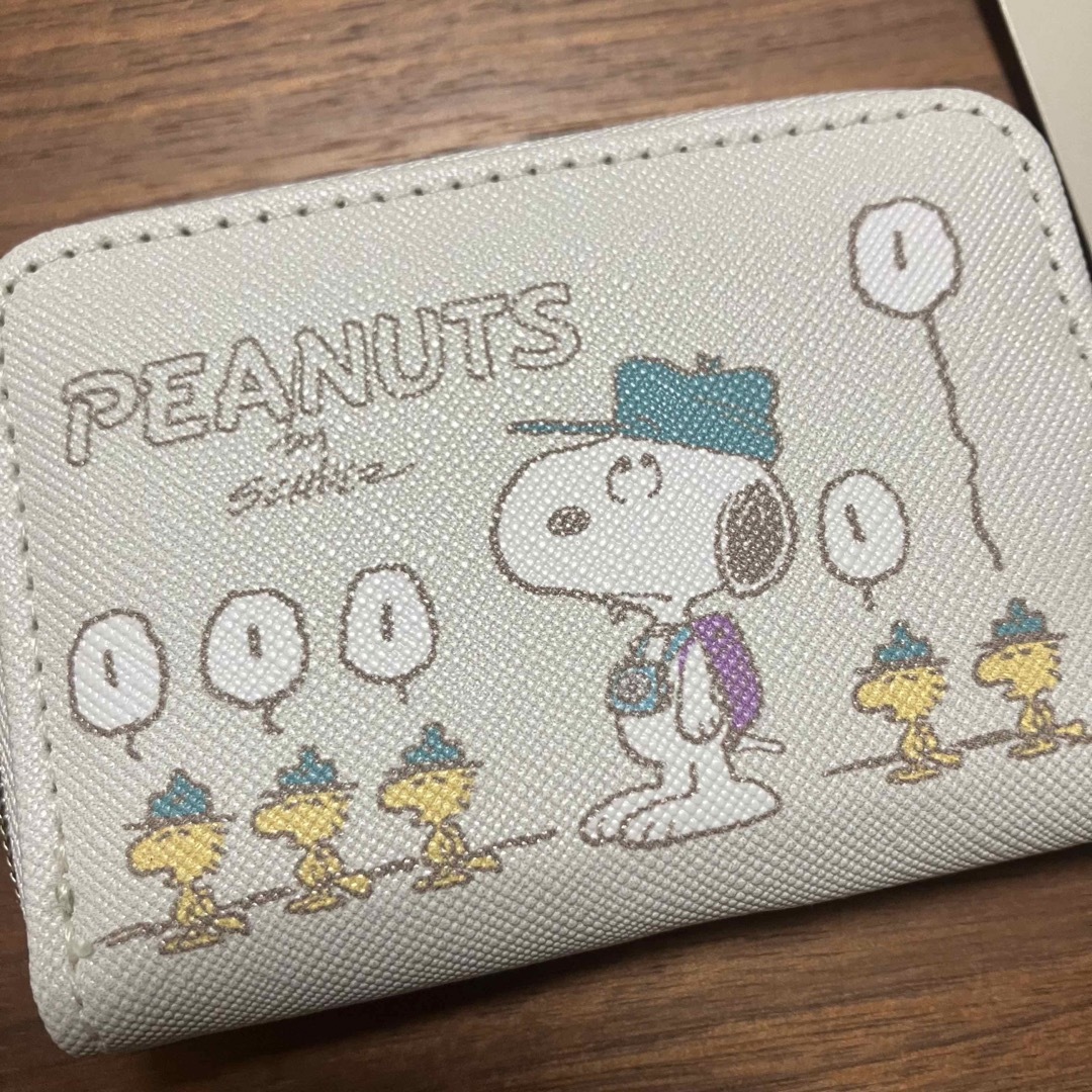 SNOOPY(スヌーピー)の新品　キーケース　スヌーピー　ウッドストック　白　スマートキーケース レディースのファッション小物(キーケース)の商品写真