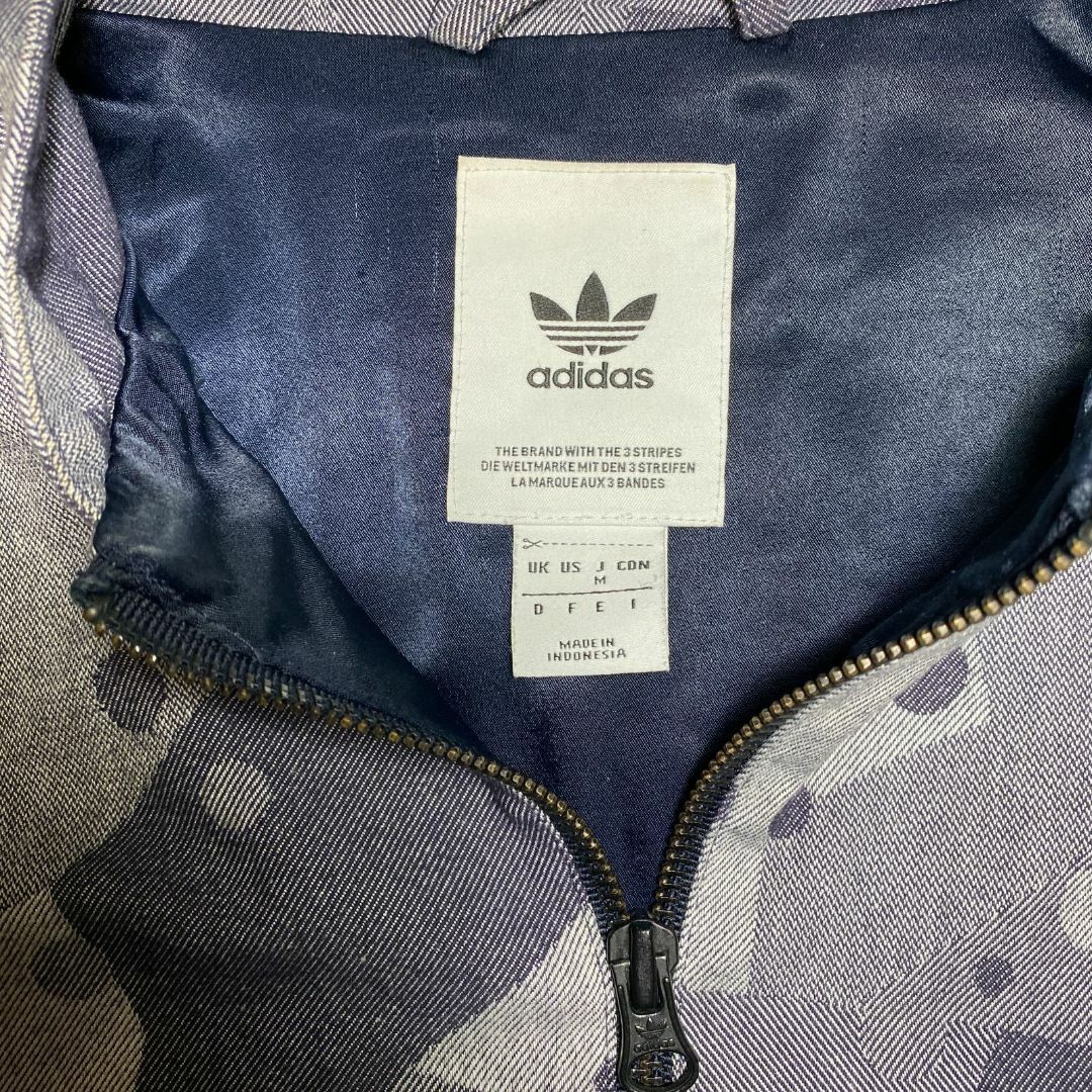 adidas(アディダス)のアディダス トラック ジャケット｜グレー レディースのジャケット/アウター(ノーカラージャケット)の商品写真