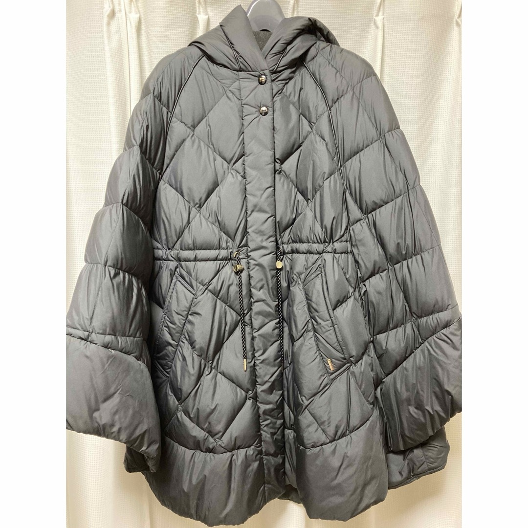 WOOLRICH(ウールリッチ)のウールリッチ　ダウンケープ　 レディースのジャケット/アウター(ダウンコート)の商品写真