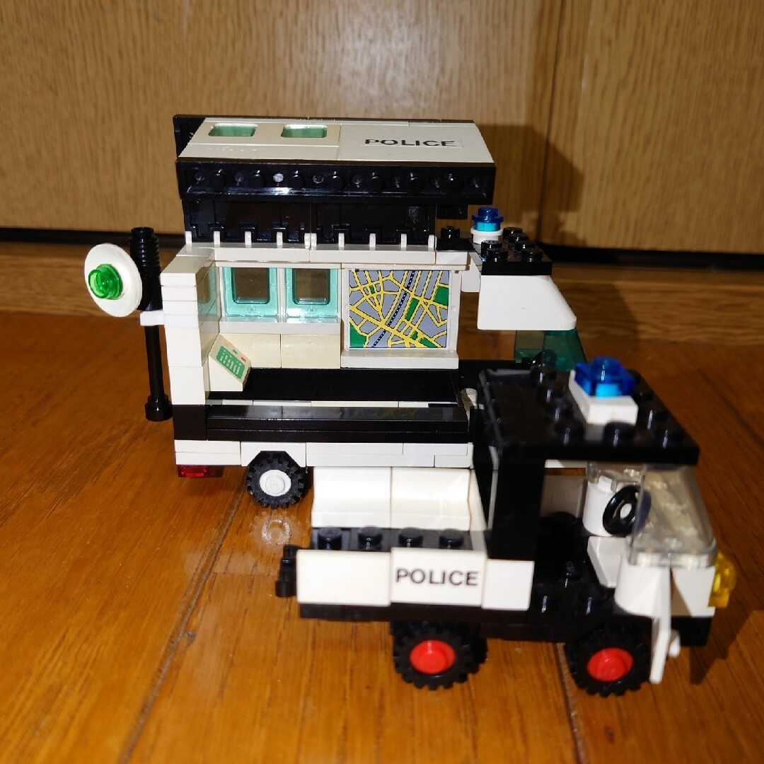 Lego(レゴ)のレゴ　6632　6676　警察車両セット エンタメ/ホビーのおもちゃ/ぬいぐるみ(ミニカー)の商品写真