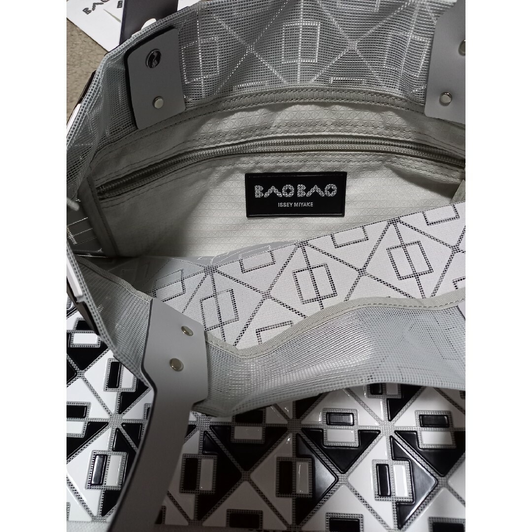 BaoBaoIsseyMiyake(バオバオイッセイミヤケ)の希少　バオバオ BAOBAO トートバッグ レディースのバッグ(トートバッグ)の商品写真