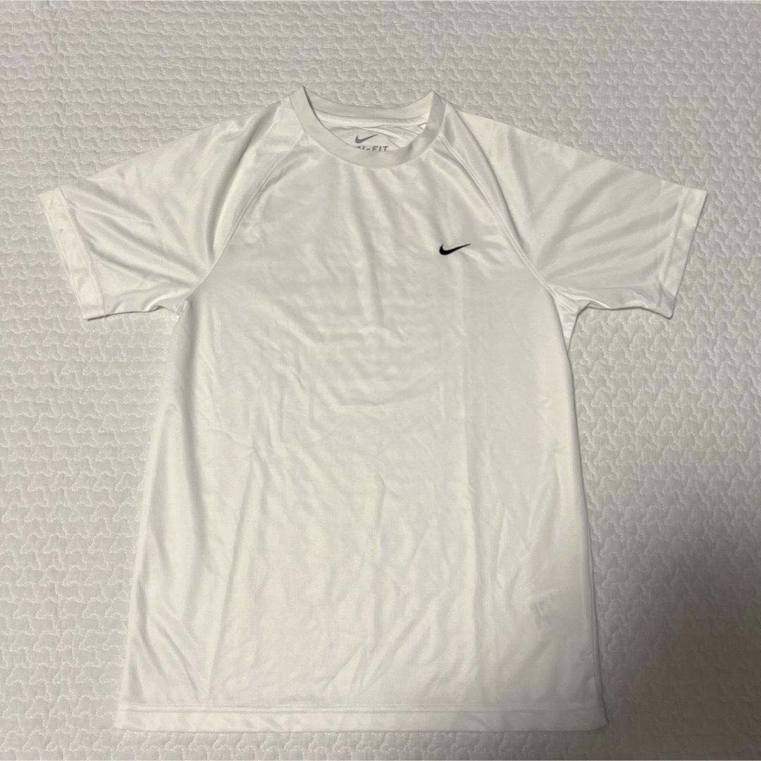 NIKE(ナイキ)のNIKE メンズスポーツウェア 白 S メンズのトップス(Tシャツ/カットソー(半袖/袖なし))の商品写真