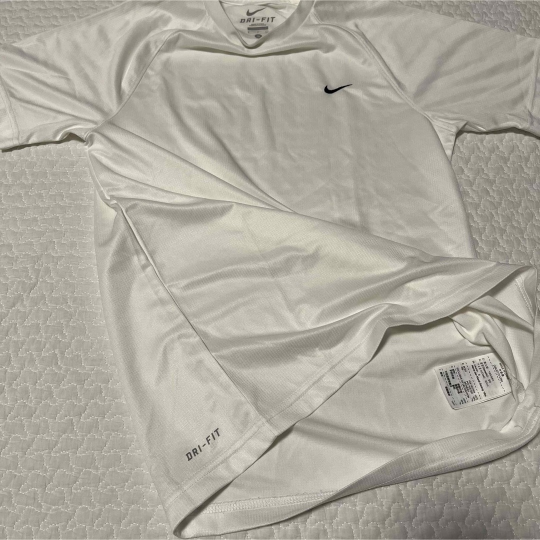 NIKE(ナイキ)のNIKE メンズスポーツウェア 白 S メンズのトップス(Tシャツ/カットソー(半袖/袖なし))の商品写真