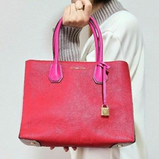 マイケルコース(Michael Kors)の【限定品】MICHAEL KORS ハンドバッグ／レッド（★美品★）(ハンドバッグ)