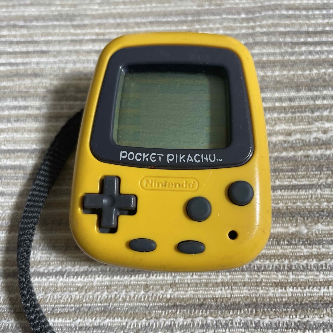 任天堂(ニンテンドウ)のポケットピカチュウ　ジャンク品 エンタメ/ホビーのゲームソフト/ゲーム機本体(携帯用ゲーム機本体)の商品写真