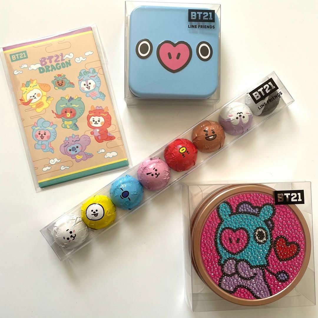 BT21 Mang スパークスラウンド缶 スクエア缶 チョコパック ポチ袋 4点 エンタメ/ホビーのおもちゃ/ぬいぐるみ(キャラクターグッズ)の商品写真