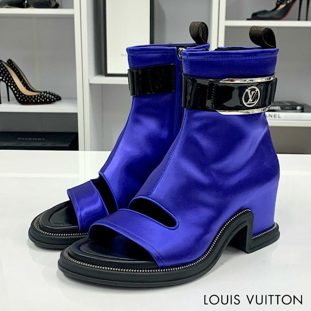 LOUIS VUITTON(ルイヴィトン)の9004 ヴィトン ムーンライトライン サテン ベルト アンクルブーツ レディースの靴/シューズ(ブーツ)の商品写真