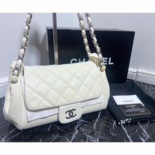 CHANEL  新作カラー クラシックチェーン クラッチショルダー バッグミニポーチ