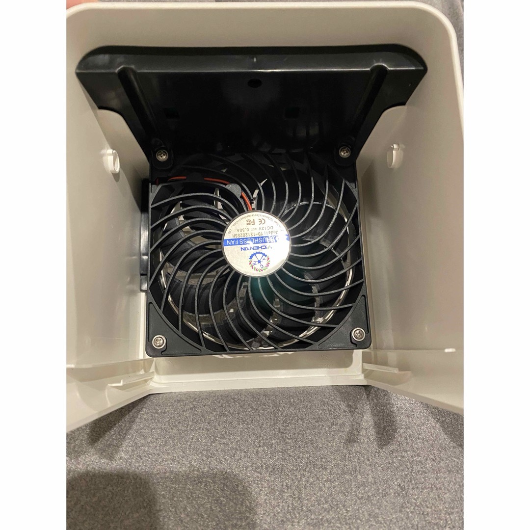 山善(ヤマゼン)の【中古】ミニ冷風扇（Mini Cooling Fan） スマホ/家電/カメラの冷暖房/空調(扇風機)の商品写真