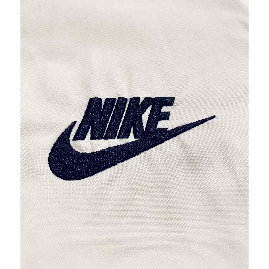 NIKE(ナイキ)の【入手困難】NIKE トラックジャケット XXL 大きいサイズ ナイキ 白 完売 メンズのジャケット/アウター(ブルゾン)の商品写真