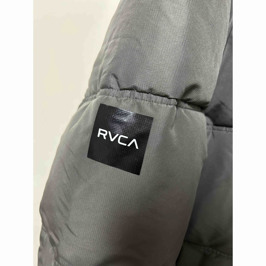 RVCA(ルーカ)のRVCA メンズ VISOR HOODED PUFFER JACKETジャケット メンズのジャケット/アウター(ダウンジャケット)の商品写真