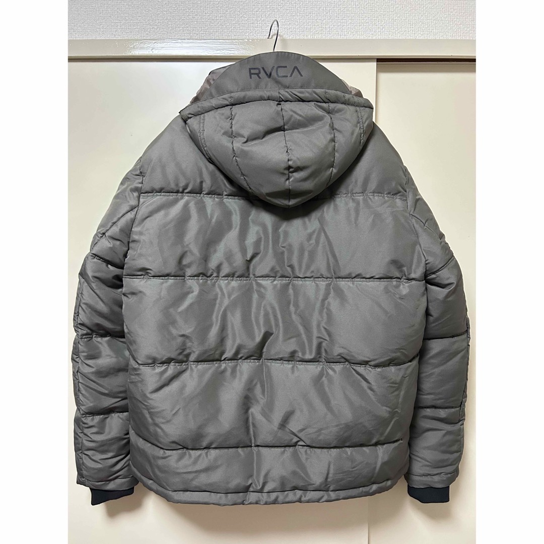 RVCA(ルーカ)のRVCA メンズ VISOR HOODED PUFFER JACKETジャケット メンズのジャケット/アウター(ダウンジャケット)の商品写真