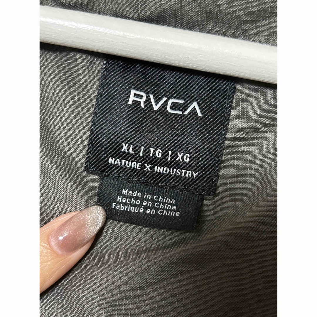 RVCA(ルーカ)のRVCA メンズ VISOR HOODED PUFFER JACKETジャケット メンズのジャケット/アウター(ダウンジャケット)の商品写真