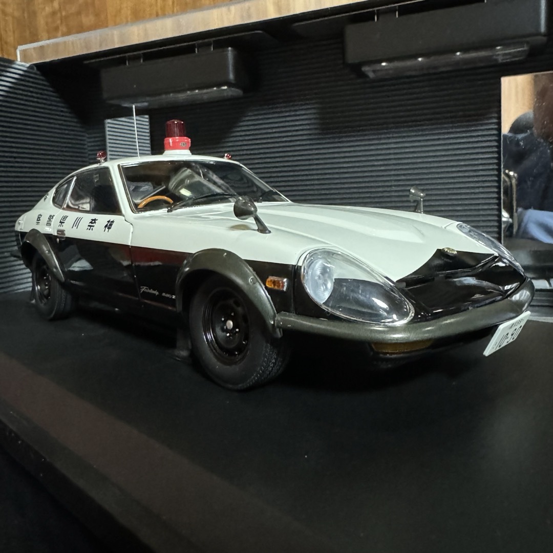 絶版未展示品 京商 1/18 フェアレディ240ZG 1972神奈川県警察高速隊 絶版未展示品 京商 1/18 フェアレディ240ZG 1972神奈川県警察高速隊
