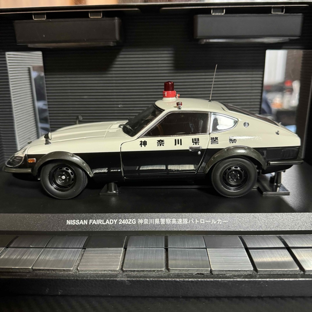 絶版未展示品 京商 1/18 フェアレディ240ZG 1972神奈川県警察高速隊 絶版未展示品 京商 1/18 フェアレディ240ZG 1972神奈川県警察高速隊
