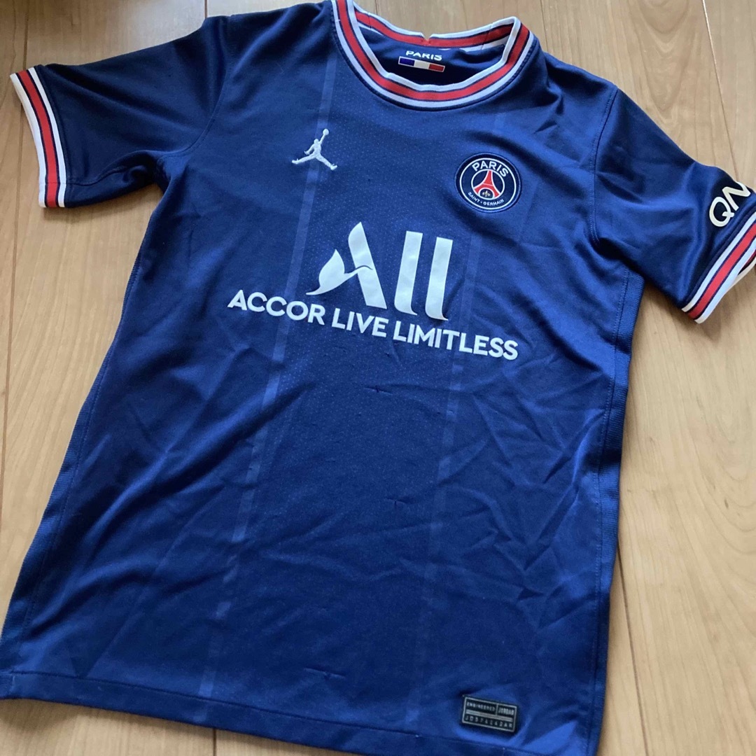 Paris Saint-Germain(パリサンジェルマン)のPSG パリサンジェルマン　キッズ　ユニフォーム スポーツ/アウトドアのサッカー/フットサル(ウェア)の商品写真