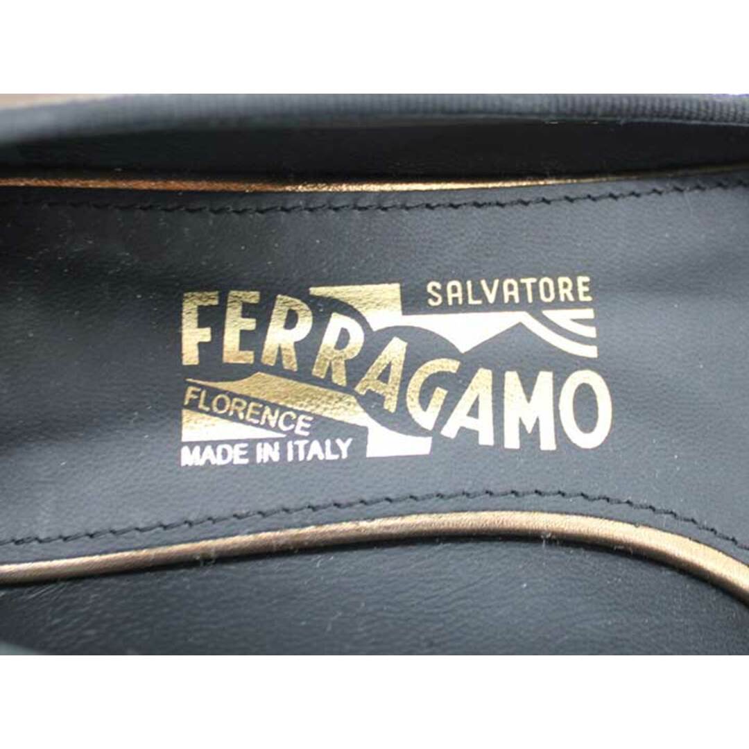 Ferragamo(フェラガモ)の【新入荷】★FERRAGAMO/フェラガモ★ヴァラリボンバイカラーパンプス/シンプル/上品/クラシカル/パンプス/シューズ/靴  ブラック×ゴールド/黒×金 レディース 5 1/2D【中古】春夏秋冬 721042 レディースの靴/シューズ(その他)の商品写真