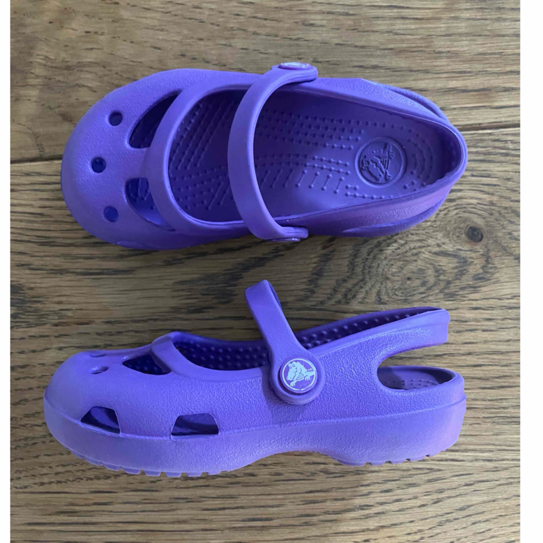 crocs(クロックス)の【クロックス】 15cm(サイズ7)☆ベビーサンダル☆パープル キッズ/ベビー/マタニティのベビー靴/シューズ(~14cm)(サンダル)の商品写真