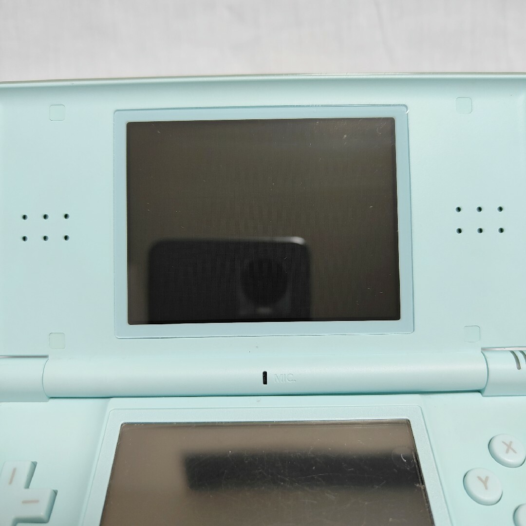 ニンテンドーDS(ニンテンドーDS)のNINTENDO DS Lite　アイスブルー エンタメ/ホビーのゲームソフト/ゲーム機本体(携帯用ゲーム機本体)の商品写真