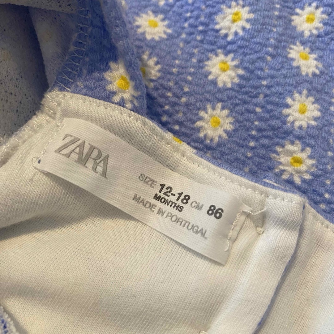 ZARA KIDS(ザラキッズ)の【ZARA】フラワー柄ジャガードワンピース　青 キッズ/ベビー/マタニティのベビー服(~85cm)(ワンピース)の商品写真