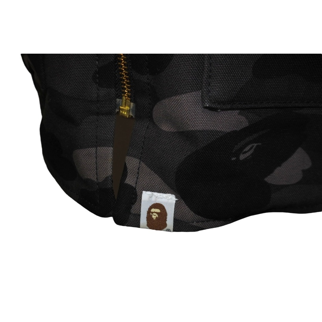 A BATHING APE(アベイシングエイプ)のA BATHING APE アベイシングエイプ CARHARTT カーハート ダックベスト 1ST CAMO ブラック サイズL 美品 中古 59740 レディースのトップス(ベスト/ジレ)の商品写真