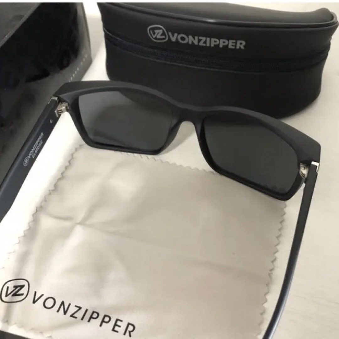 VONZIPPER(ボンジッパー)のVONZIPPER ボンジッパー 偏光サングラス　ブラック オークリー 黒 メンズのファッション小物(サングラス/メガネ)の商品写真