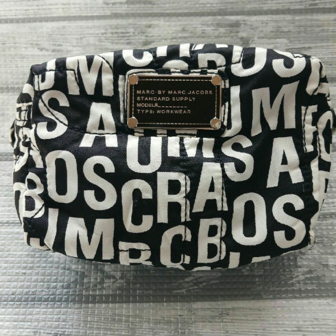MARC BY MARC JACOBS(マークバイマークジェイコブス)のMARCBY MARC JACOBSマークバイマークジェイコブス　ポーチ×3種 レディースのファッション小物(ポーチ)の商品写真