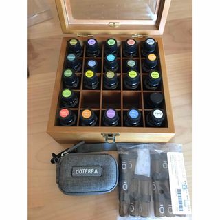 doTERRA - doTERRA オイル22本 箱、ポーチ、ミニボトル付の通販|ラクマ doTERRA - doTERRA オイル22本 箱、ポーチ、ミニボトル付の通販|ラクマ