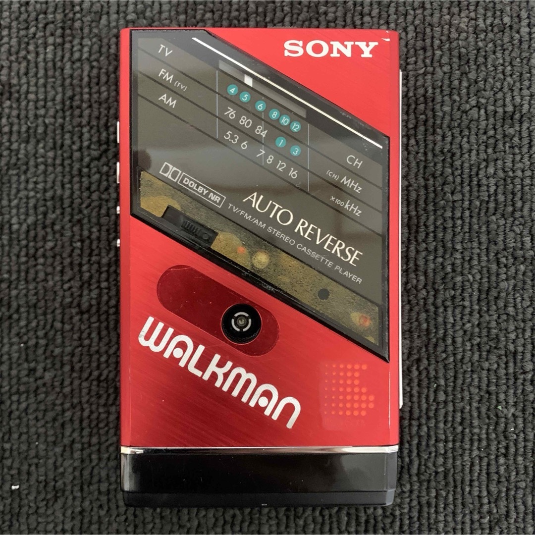 SONY(ソニー)のSONY WM-F101 walkman ソニー カセットウォークマン レッド スマホ/家電/カメラのオーディオ機器(ポータブルプレーヤー)の商品写真