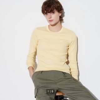 ユニクロ(UNIQLO)のUNIQLO   ソフトリブクルーネック　イエロー　Sサイズ　試着のみ(カットソー(長袖/七分))