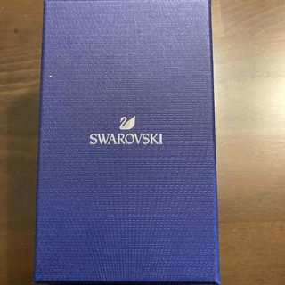 スワロフスキー(SWAROVSKI)のスワロフスキーリーフピアス　(ピアス)