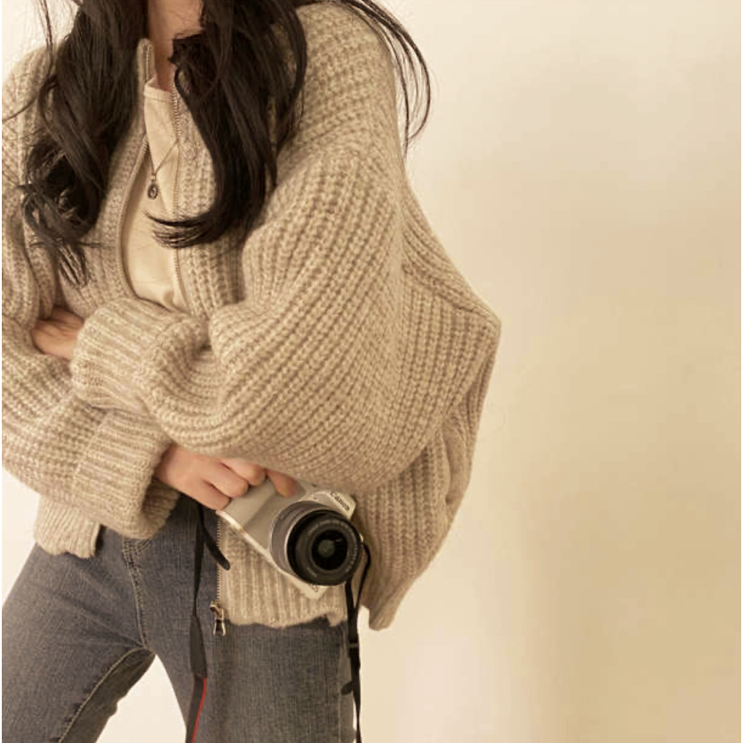アウター ニット ブルゾン ジップアップ トップス 韓国 アプリコット 白 女性 レディースのトップス(ニット/セーター)の商品写真