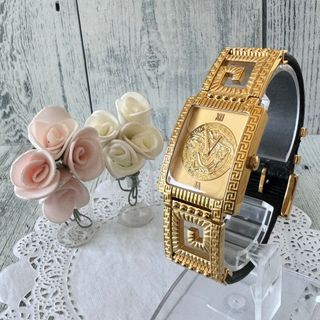 VERSACE - 希少 VERSACE 腕時計 Vサークル クォーツ 42mm