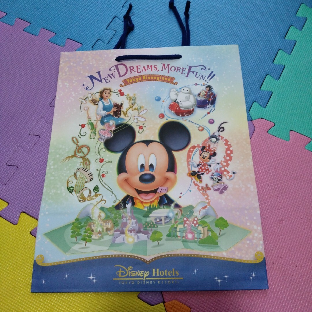 Disney(ディズニー)の【美品】ディズニーランドホテル 紙袋 レディースのバッグ(ショップ袋)の商品写真