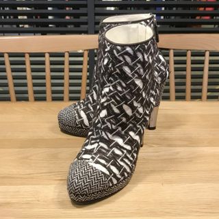 シャネル(CHANEL)の美品 シャネル ショート ブーツ ツイード ココマーク シルバー 36 22.5(ブーツ)