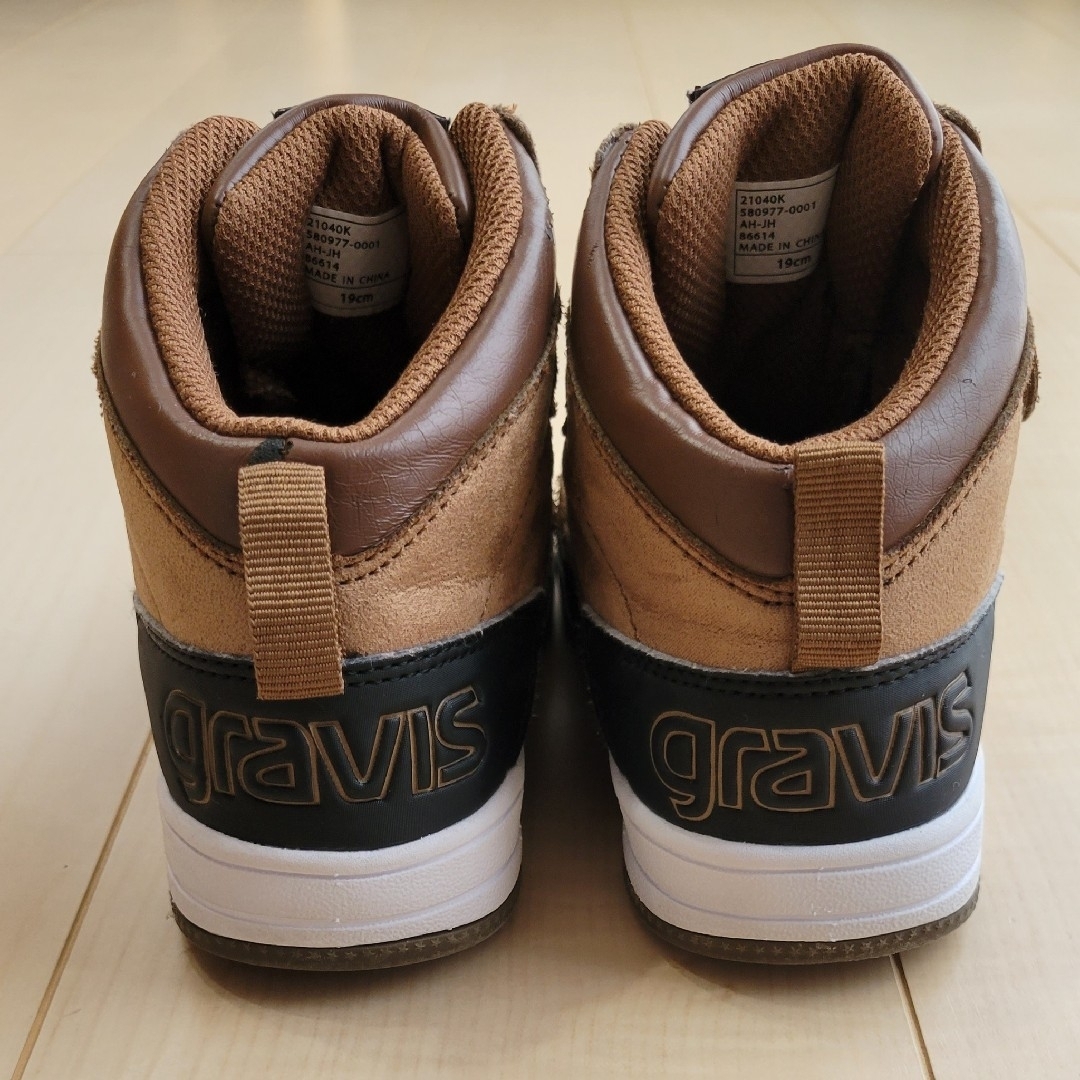 gravis(グラビス)のgravis キッズ ハイカットスニーカー 19cm キッズ/ベビー/マタニティのキッズ靴/シューズ(15cm~)(スニーカー)の商品写真