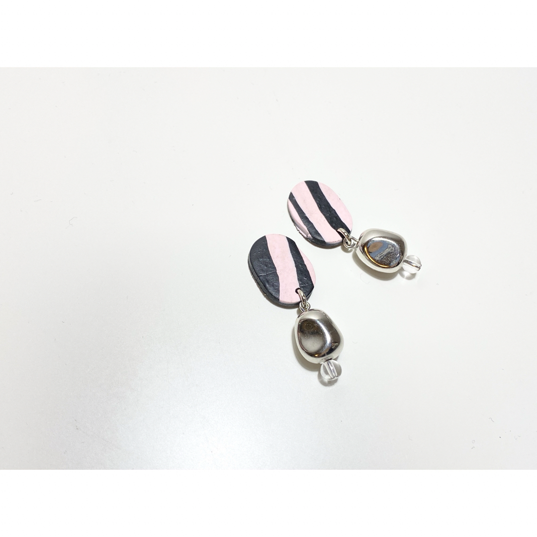 AGOSTO SHOP(アゴストショップ)の№784  pink stripe＋Bean beads レディースのアクセサリー(ピアス)の商品写真