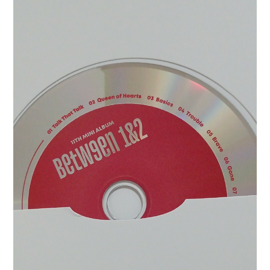 TWICE BETWEEN1&2 ミニアルバムモモ エンタメ/ホビーのCD(K-POP/アジア)の商品写真