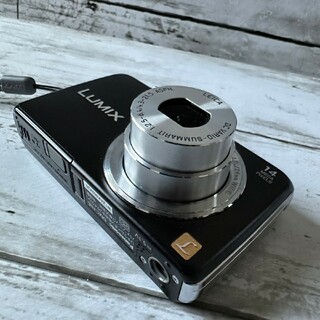 パナソニック(Panasonic)の美品 Panasonic LUMIX DMC-FH6 ブラック デジカメ(コンパクトデジタルカメラ)