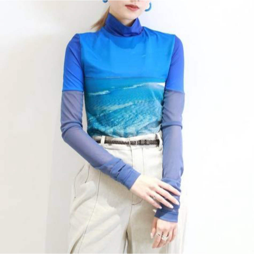 G.V.G.V.(ジーヴィジーヴィ)のG.V.G.V. BEACH PRINT HIGH NECK TOP レディースのトップス(カットソー(長袖/七分))の商品写真