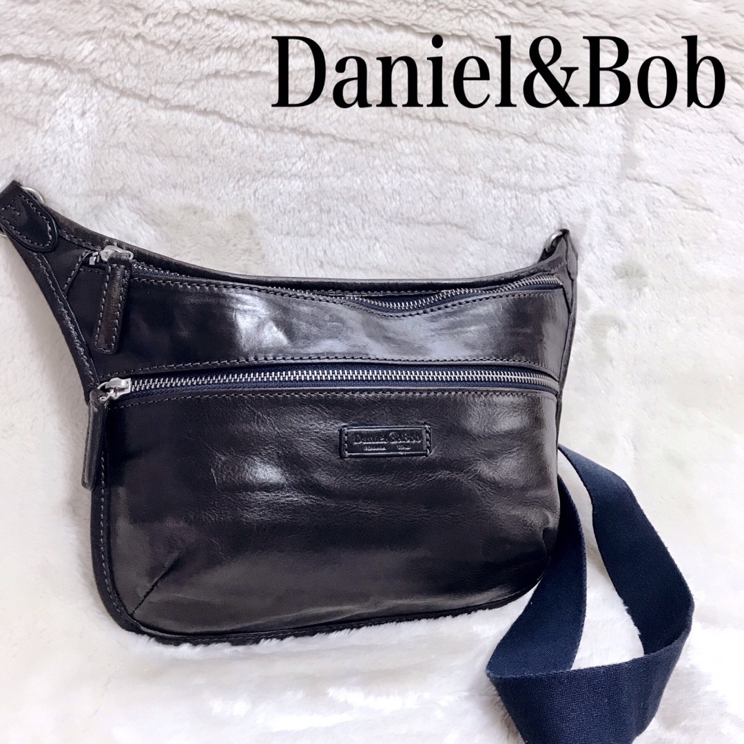 みららショップボディバッグ美品 Daniel&Bob オールレザー ボディバッグ ショルダーバッグ ロゴ