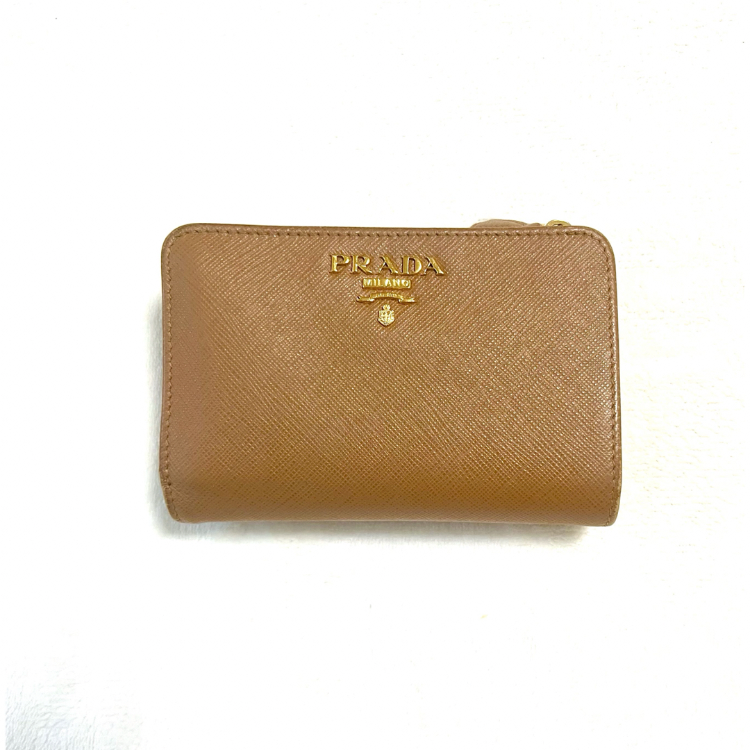 PRADA(プラダ)の【希少色♡】PRADAサフィアーノ　二つ折りミニ財布 レディースのファッション小物(財布)の商品写真