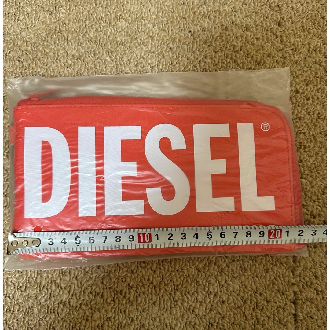 DIESEL(ディーゼル)のDIESEL 非売品　ノベルティポーチ【新品・未使用】 レディースのファッション小物(ポーチ)の商品写真