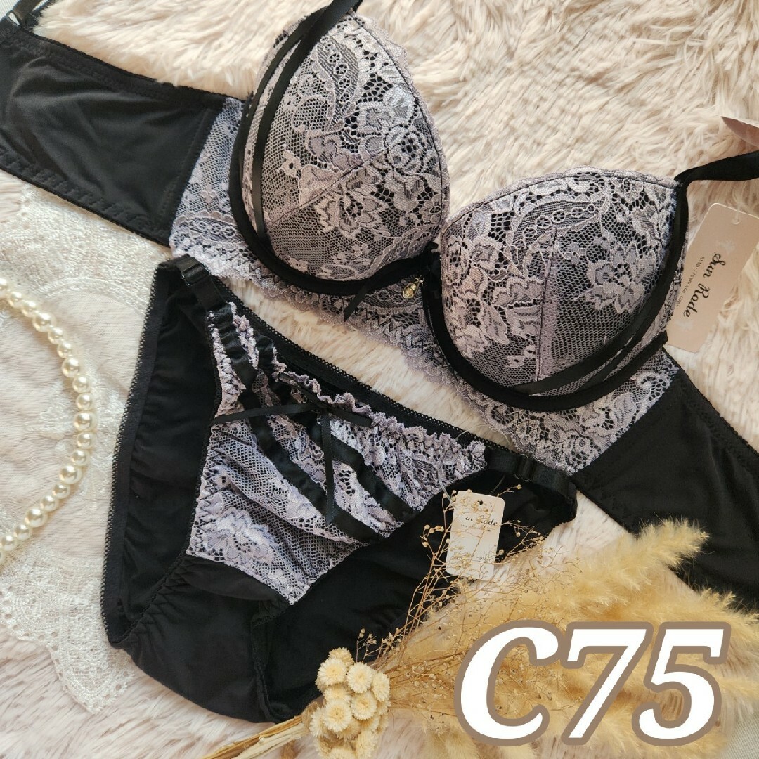 №467【C75】リボンレーシィフラワー育乳脇高ブラジャー&フルバックショーツ レディースの下着/アンダーウェア(ブラ&ショーツセット)の商品写真