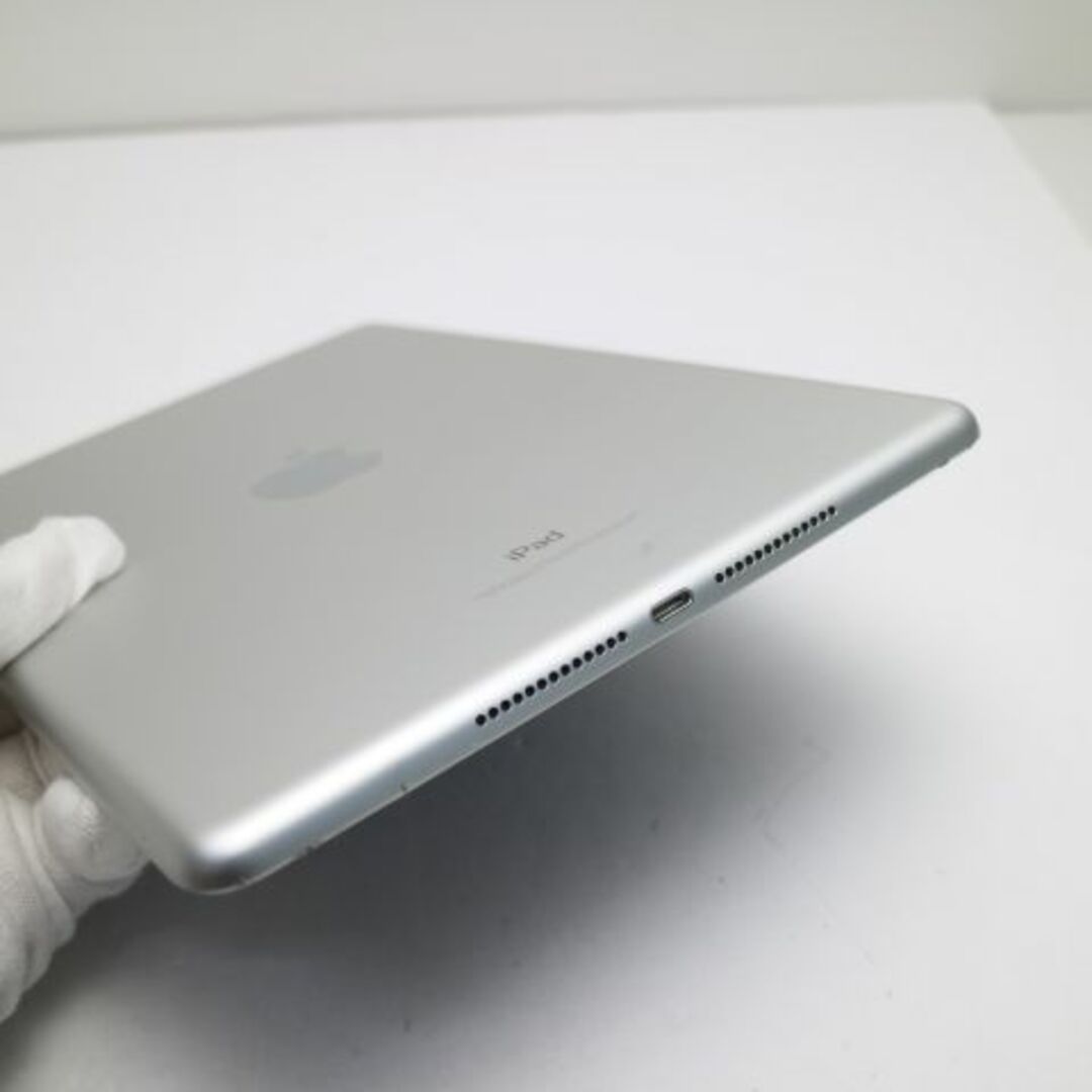 スマホ/家電/カメラ新品未開封 iPad 第6世代 Wi-Fiモデル 32GB シルバー