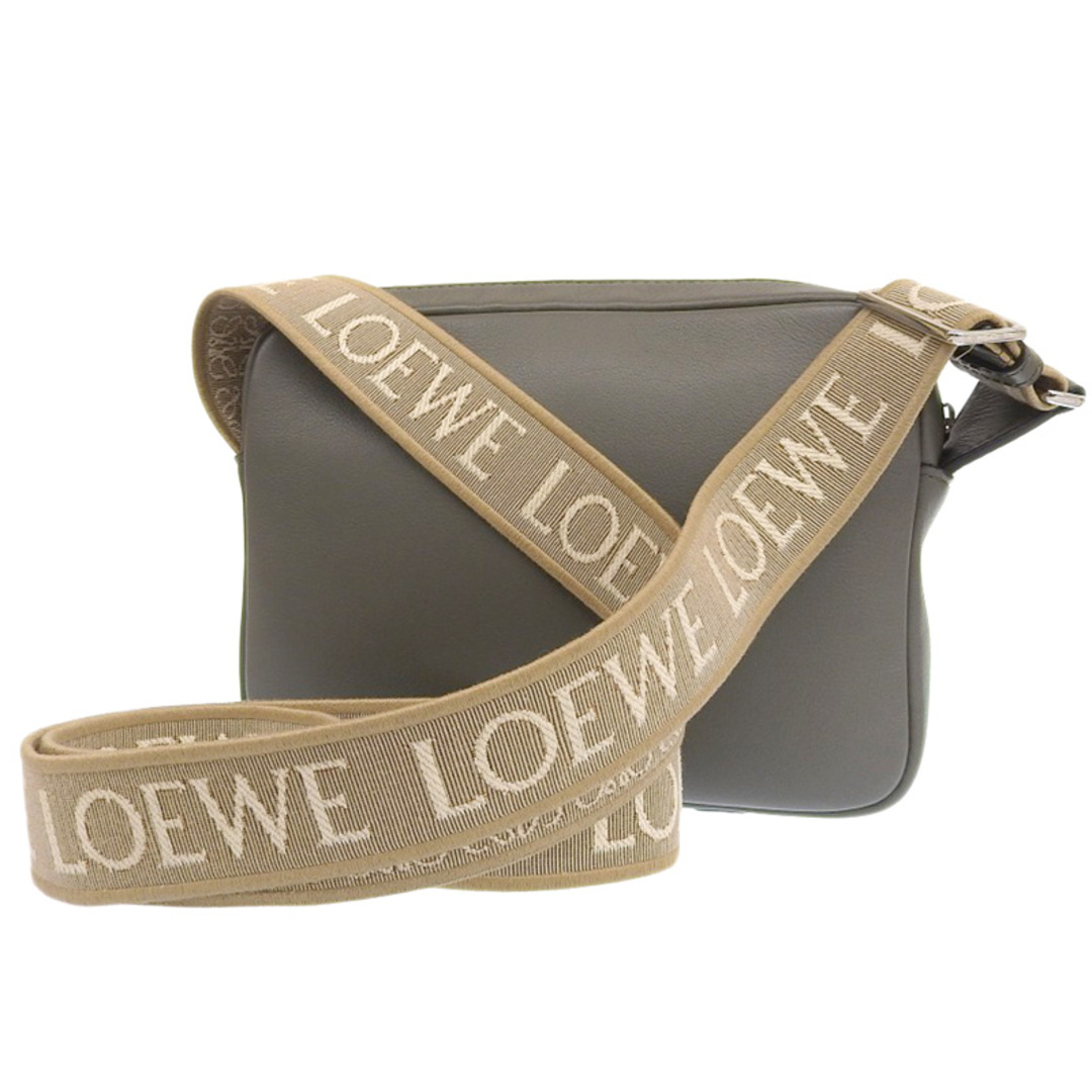 other(アザー)のロエベ LOEWE ミリタリー メッセンジャーバッグ XS ショルダーバッグ レザー カーキグリーン B553A72X21 中古 新入荷 OB1697 レディースのバッグ(ショルダーバッグ)の商品写真