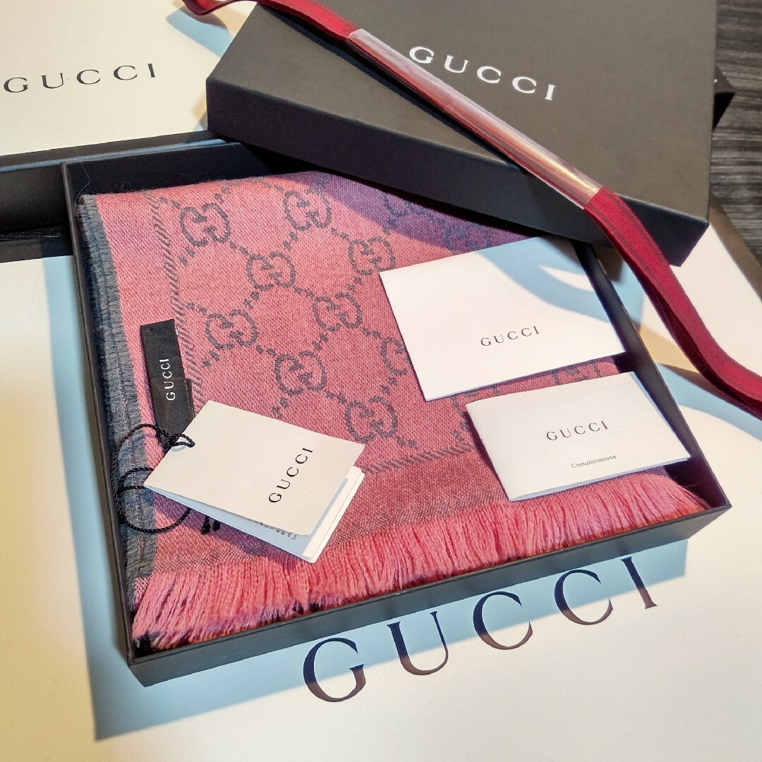 Gucci(グッチ)の❤美品箱付き❤ GUCCI マフラー ストール ショール スカーフ❤ピンク❤ レディースのファッション小物(マフラー/ショール)の商品写真